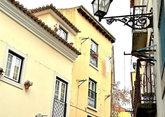 Apartment Castle Cozy Lisbon